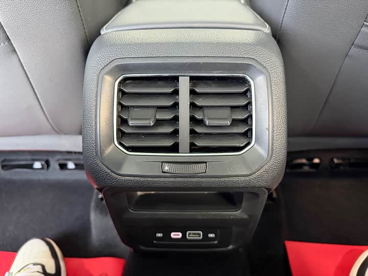 Фото 14 - Volkswagen Tiguan L Pro