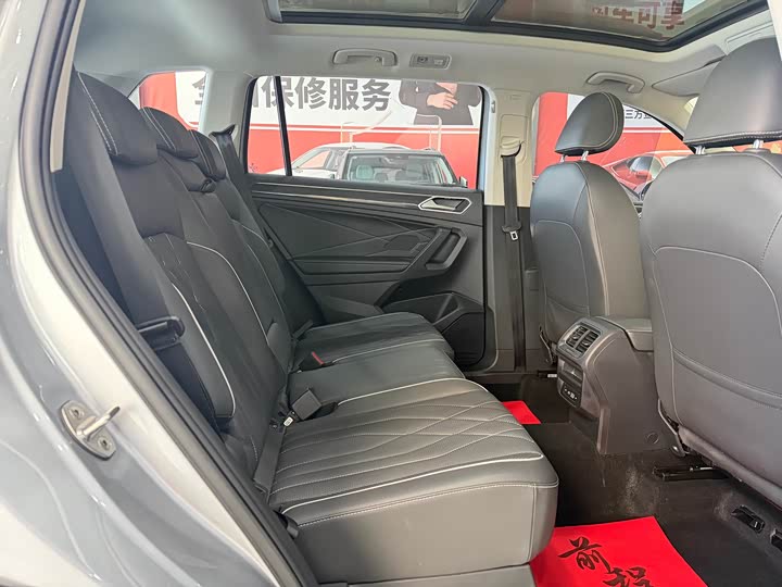 Фото 15 - Volkswagen Tiguan L Pro