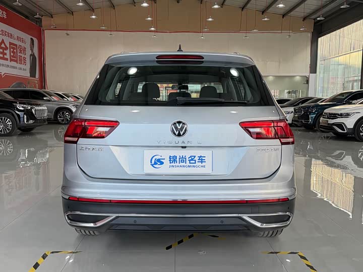 Фото 20 - Volkswagen Tiguan L Pro