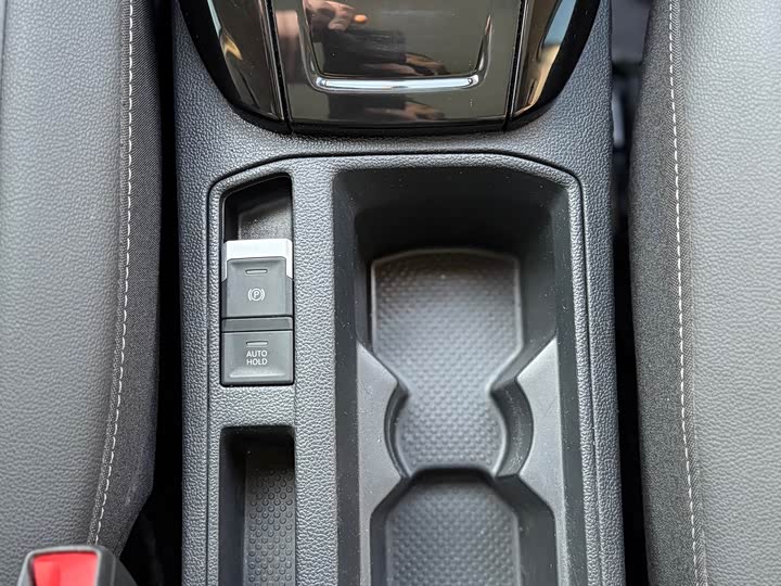 Фото 16 - Volkswagen T-Roc