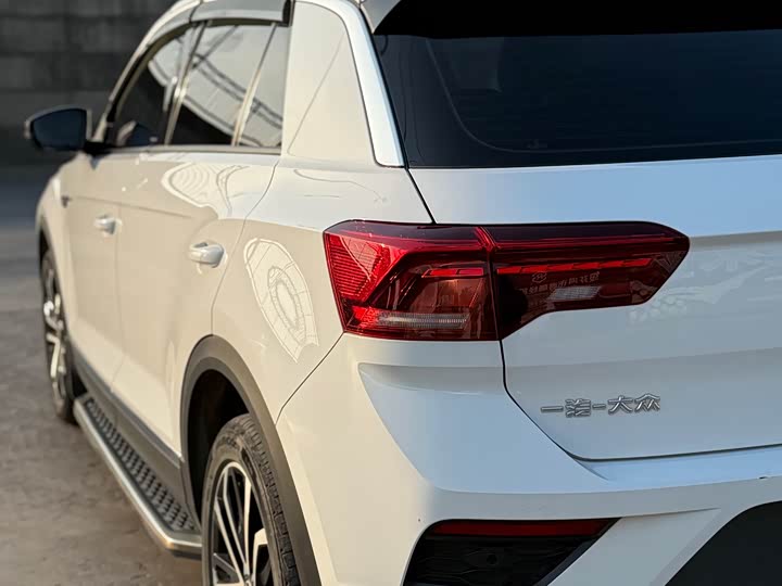 Фото 24 - Volkswagen T-Roc