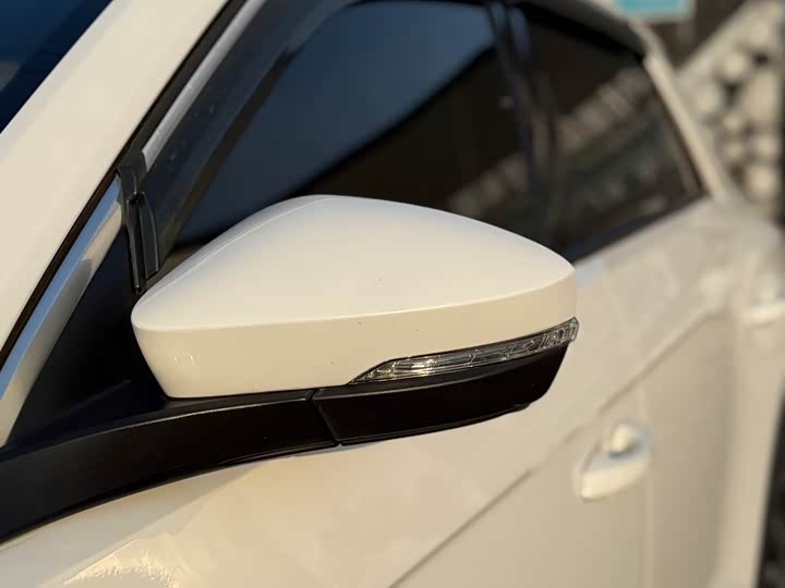 Фото 25 - Volkswagen T-Roc