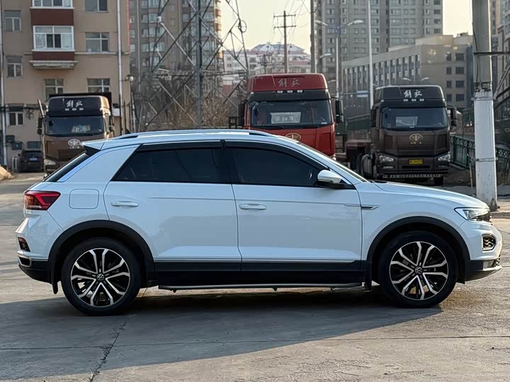 Фото 29 - Volkswagen T-Roc