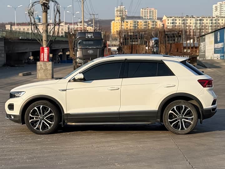 Фото 3 - Volkswagen T-Roc