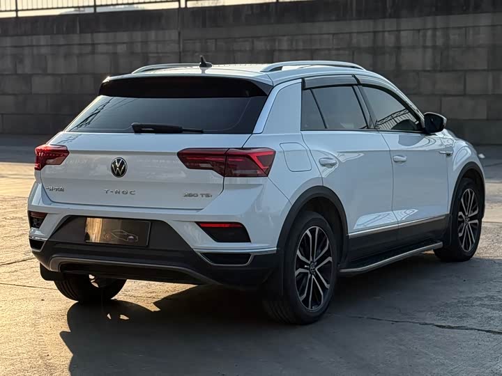 Фото 30 - Volkswagen T-Roc