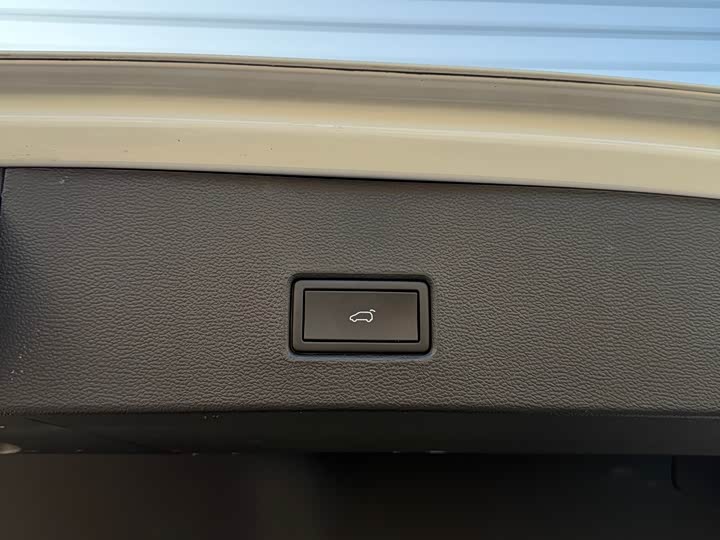 Фото 32 - Volkswagen T-Roc