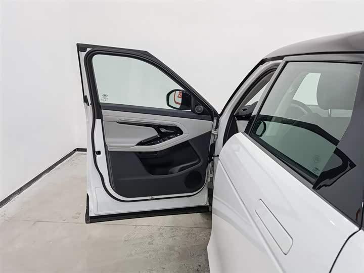 Фото 8 - Land Rover Range Rover Evoque L