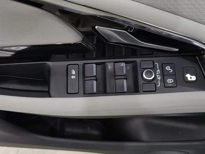 Фото 9 - Land Rover Range Rover Evoque L