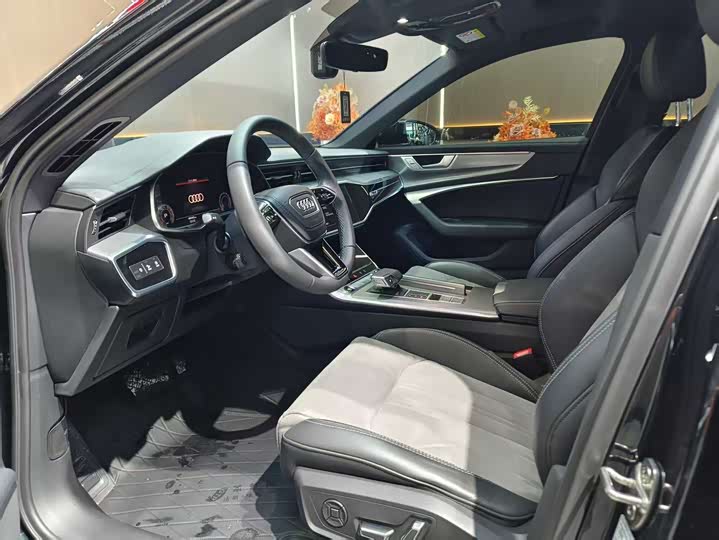 Фото 4 - Audi A6L