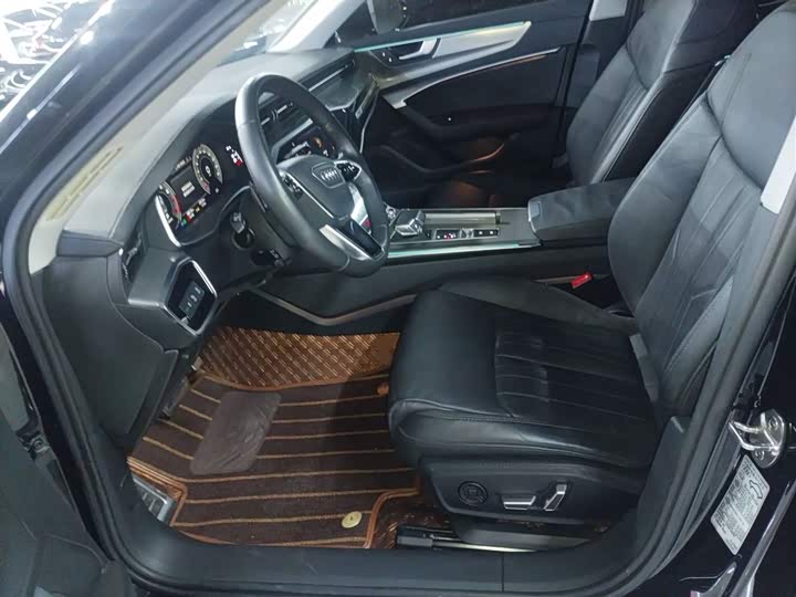 Фото 15 - Audi A6L