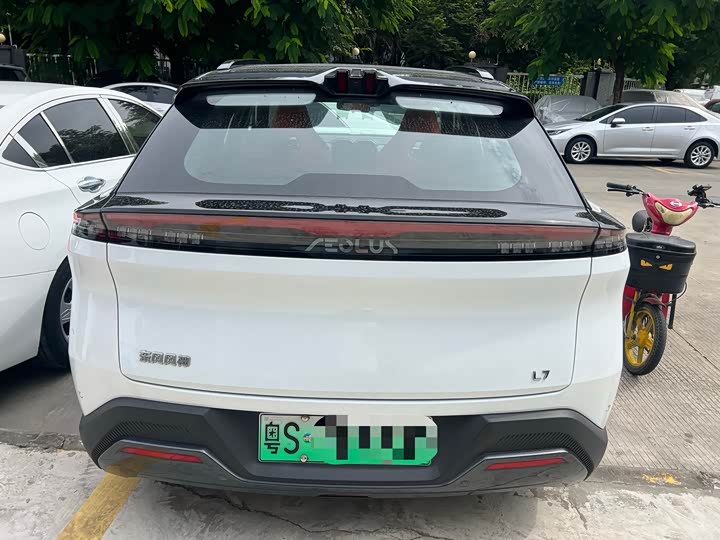 Фото 11 - Dongfeng Aeolus L7