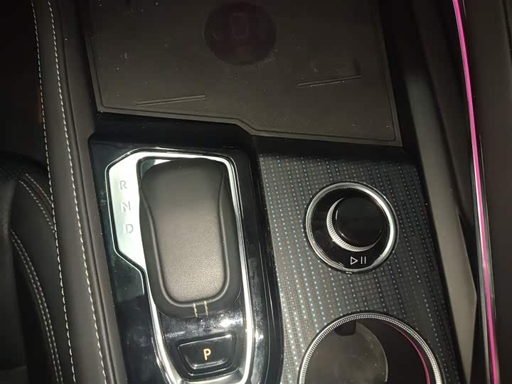 Фото 14 - Zeekr 001