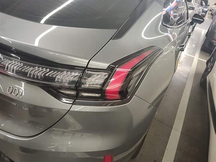 Фото 8 - Zeekr 001