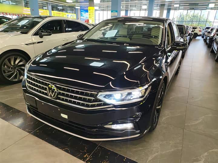 Фото 1 - Volkswagen Magotan