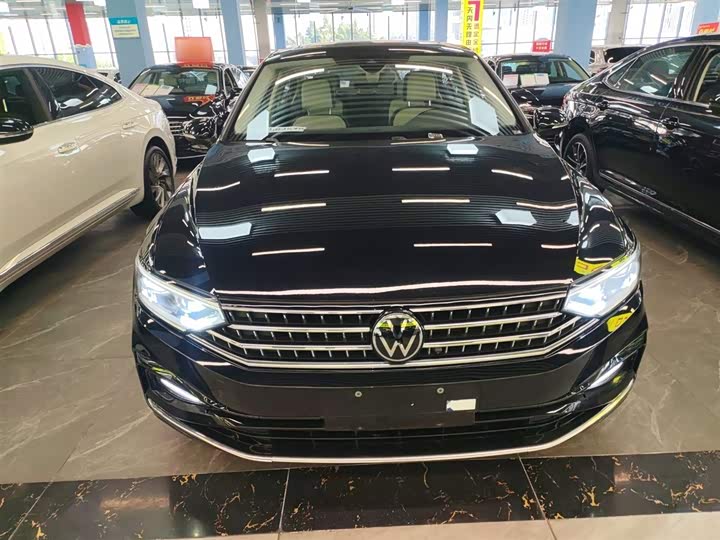 Фото 3 - Volkswagen Magotan