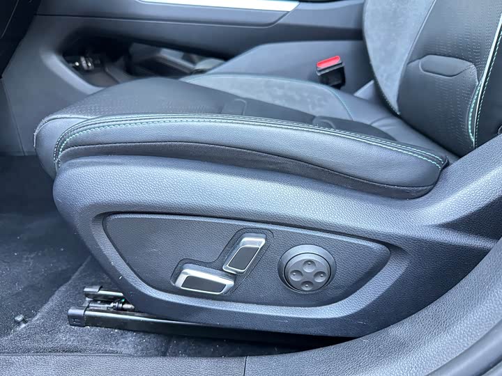 Фото 6 - Geely Preface