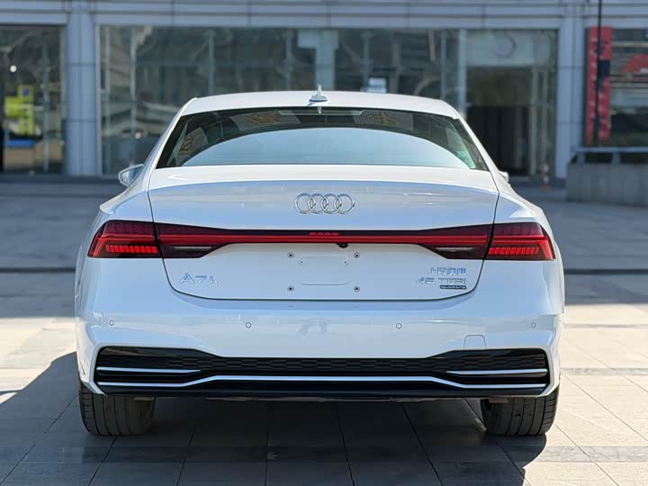 Фото 5 - Audi A7L