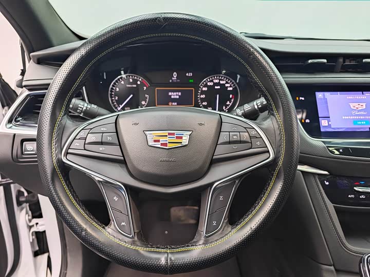 Фото 15 - Cadillac XT5