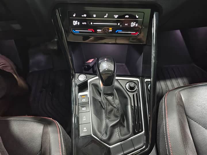 Фото 14 - Volkswagen Tayron