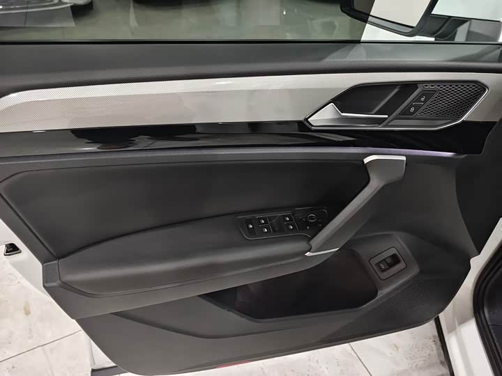 Фото 8 - Volkswagen Tayron