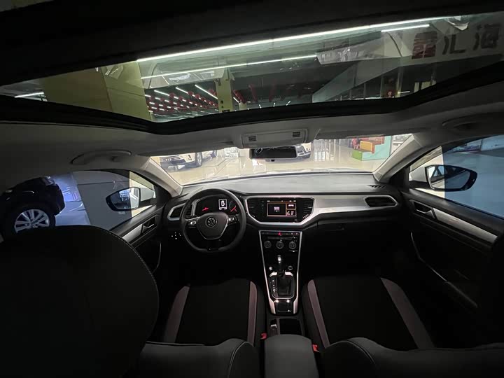 Фото 16 - Volkswagen T-Roc