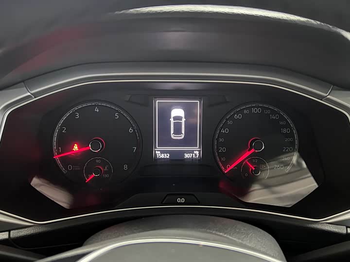 Фото 18 - Volkswagen T-Roc