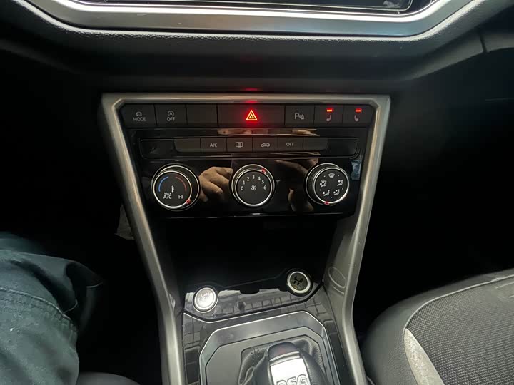 Фото 21 - Volkswagen T-Roc