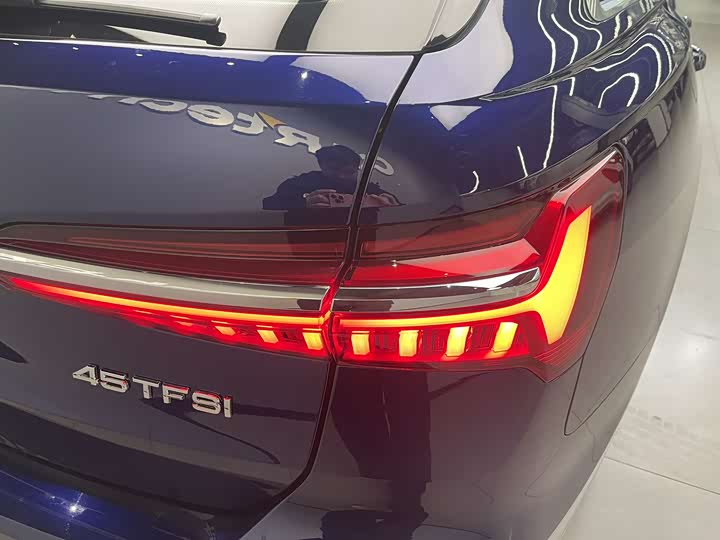 Фото 11 - Audi A6