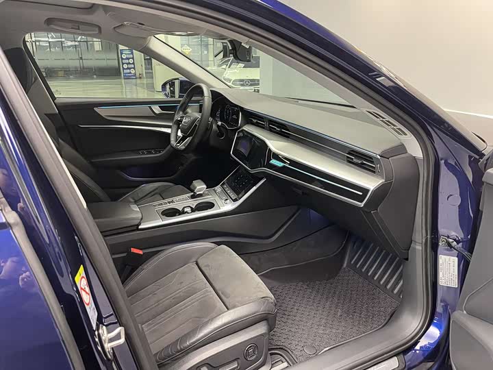 Фото 12 - Audi A6