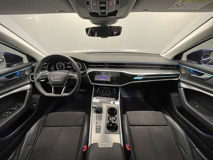 Фото 16 - Audi A6