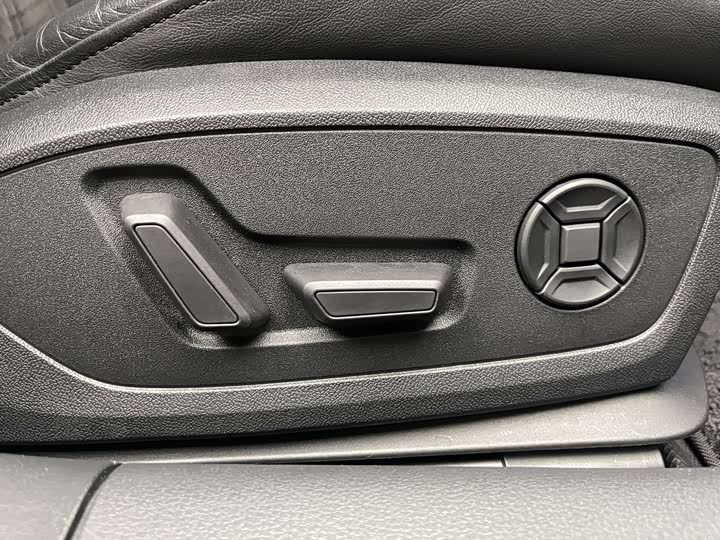 Фото 20 - Audi A6