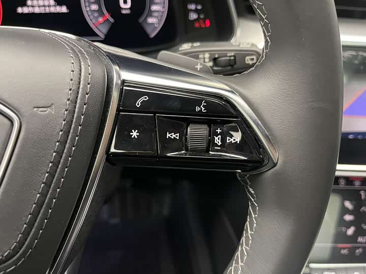 Фото 22 - Audi A6