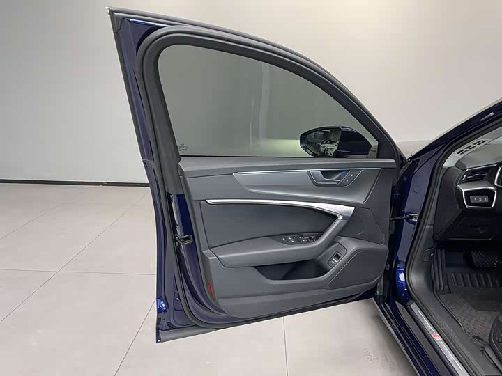 Фото 31 - Audi A6