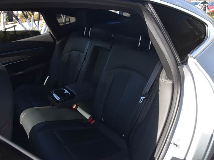 Фото 11 - XPeng P7