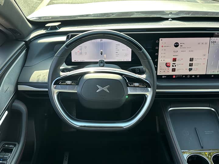 Фото 16 - XPeng P7