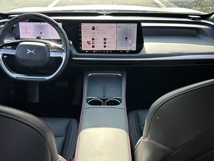 Фото 17 - XPeng P7