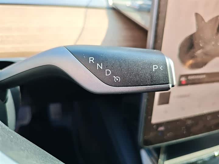 Фото 14 - Tesla Model 3