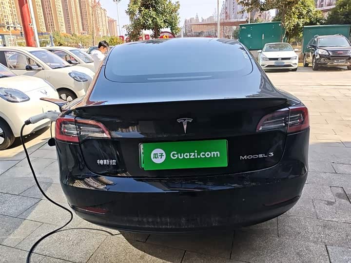 Фото 6 - Tesla Model 3