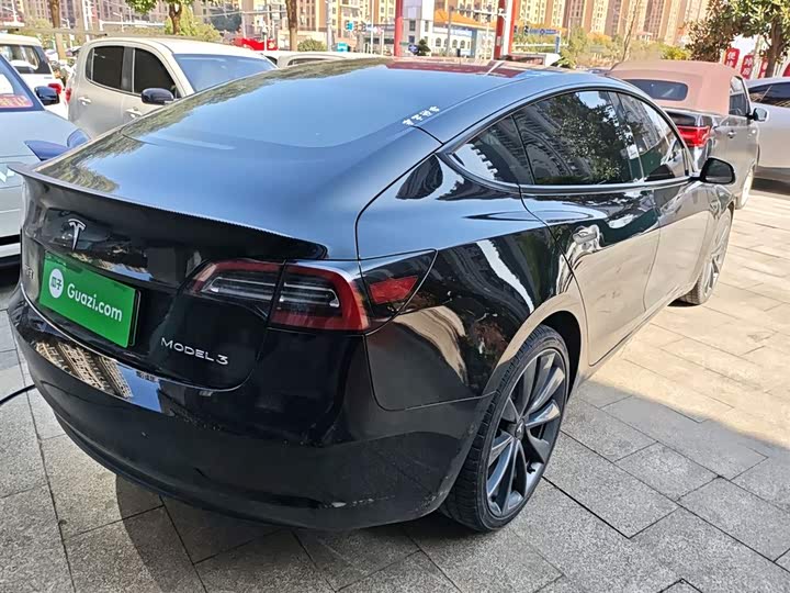 Фото 7 - Tesla Model 3