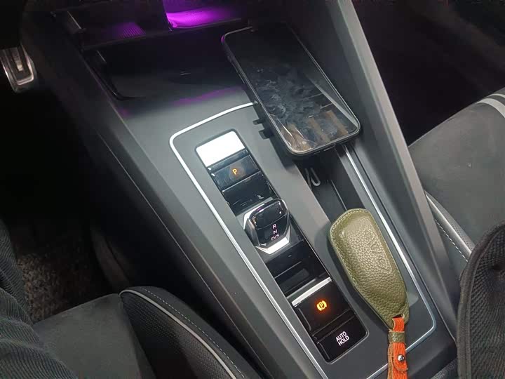 Фото 14 - Volkswagen Golf