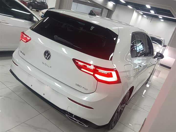 Фото 7 - Volkswagen Golf