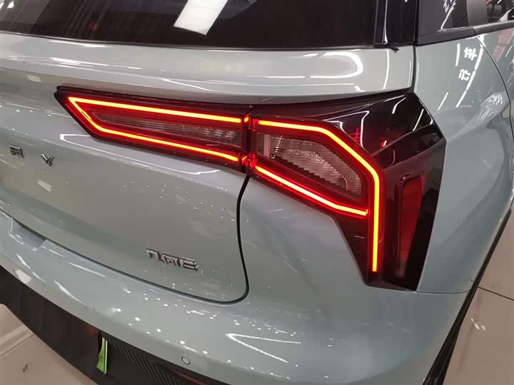 Фото 8 - Geely Geometry E Firefly