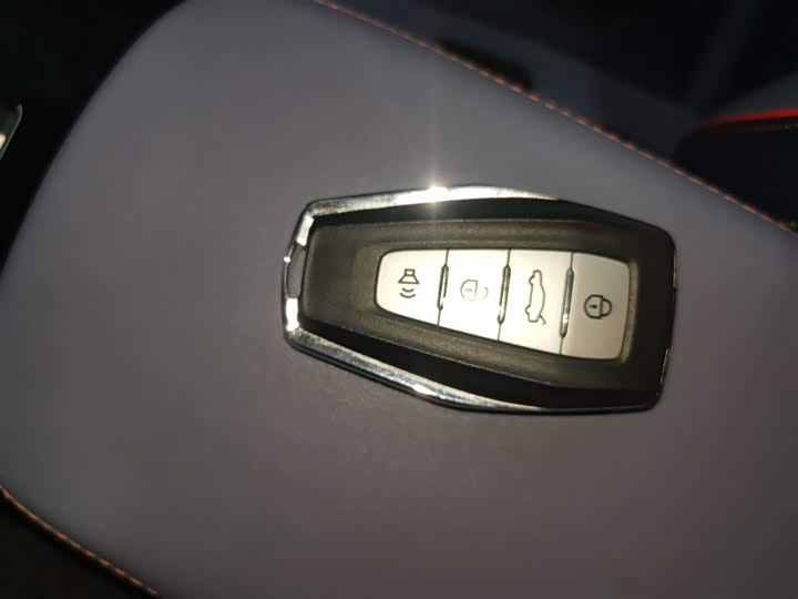 Фото 9 - Geely Geometry E Firefly