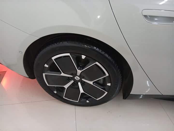 Фото 26 - Xiaomi SU7