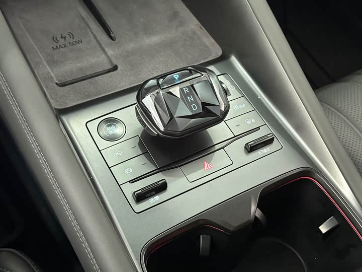 Фото 20 - BYD Song L