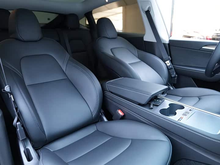 Фото 15 - Tesla Model Y