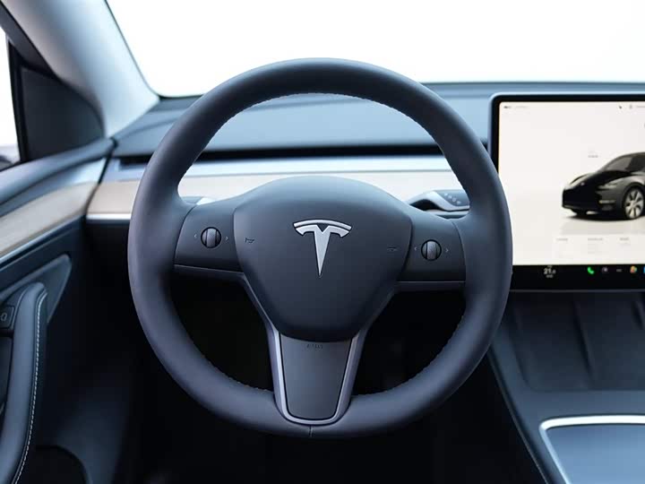 Фото 8 - Tesla Model Y