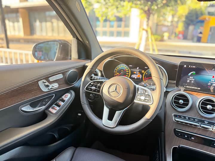 Фото 10 - Mercedes-Benz GLC-Class