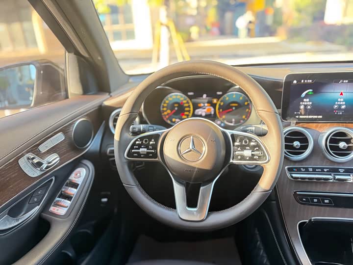 Фото 11 - Mercedes-Benz GLC-Class