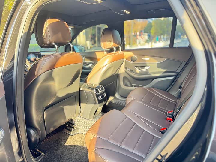 Фото 13 - Mercedes-Benz GLC-Class